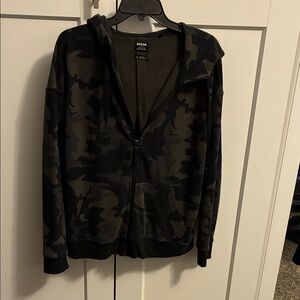 Prana women’s L Black Camouflage Zip-Up Hoodie